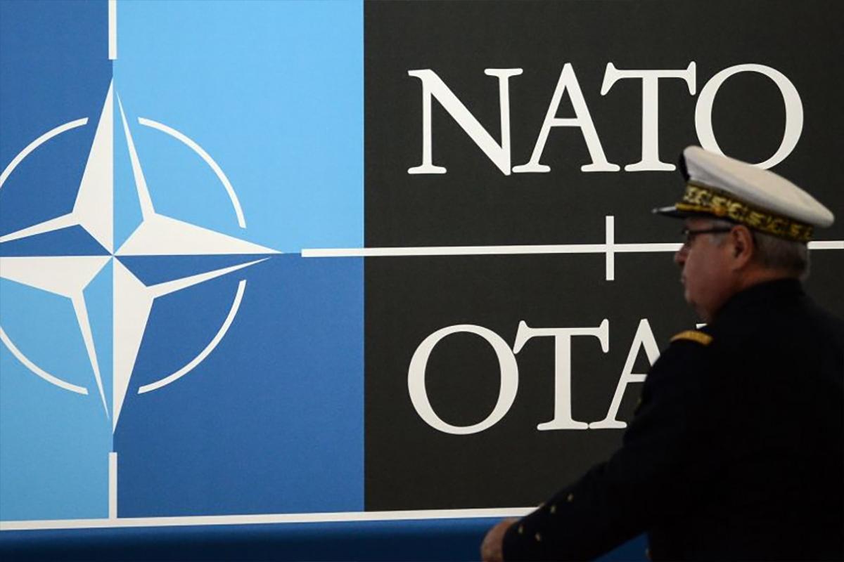 Шойгу заявил, что НАТО увеличивает контингент у западных границ России