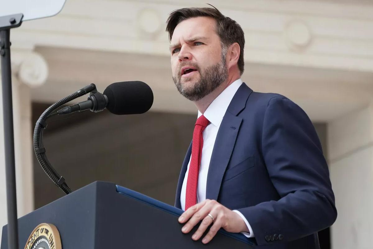 The Atlantic: роль Вэнса в администрации США становится все менее значимой