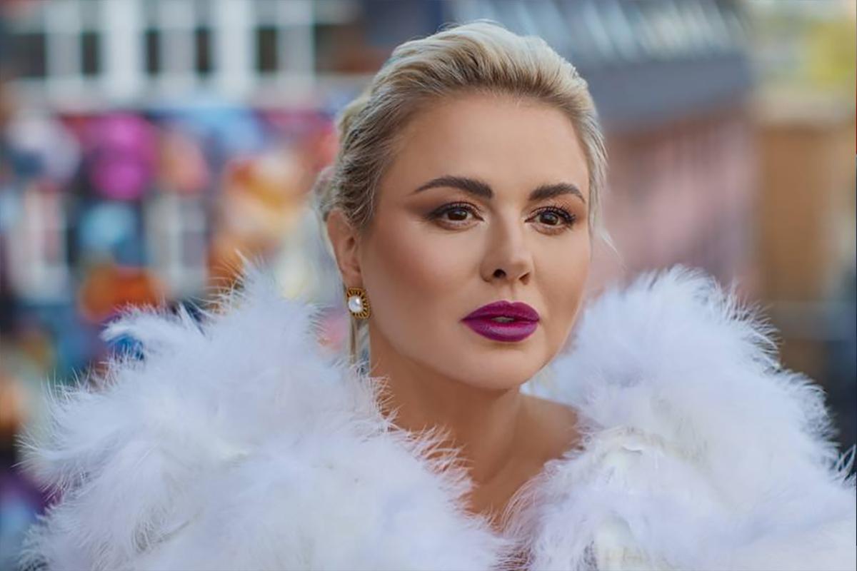 Семенович показала подарок жениха на День влюбленных