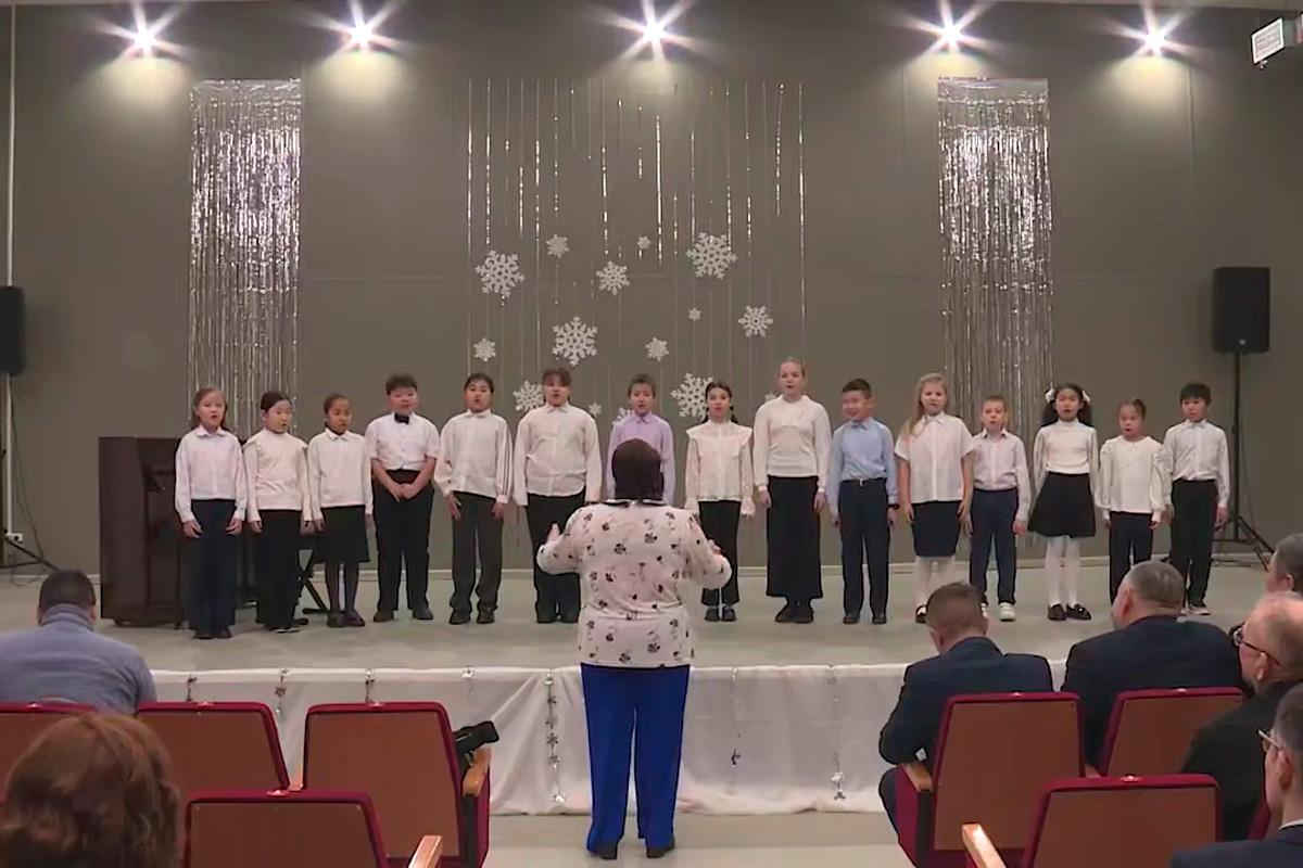 Губернатор Игорь Кобзев: В поселке Новонукутский по программе КРСТ открылась обновленная детская школа искусств