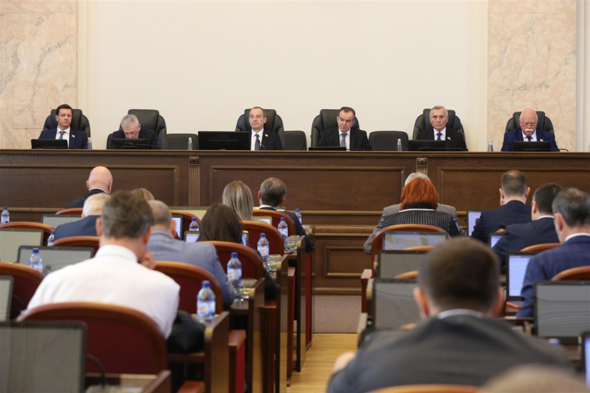 Парламентарии проанализировали ход исполнения законодательства о торговой деятельности
