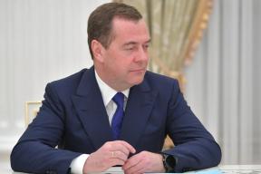 Медведев заявил об «энергетической самокастрации» ЕС