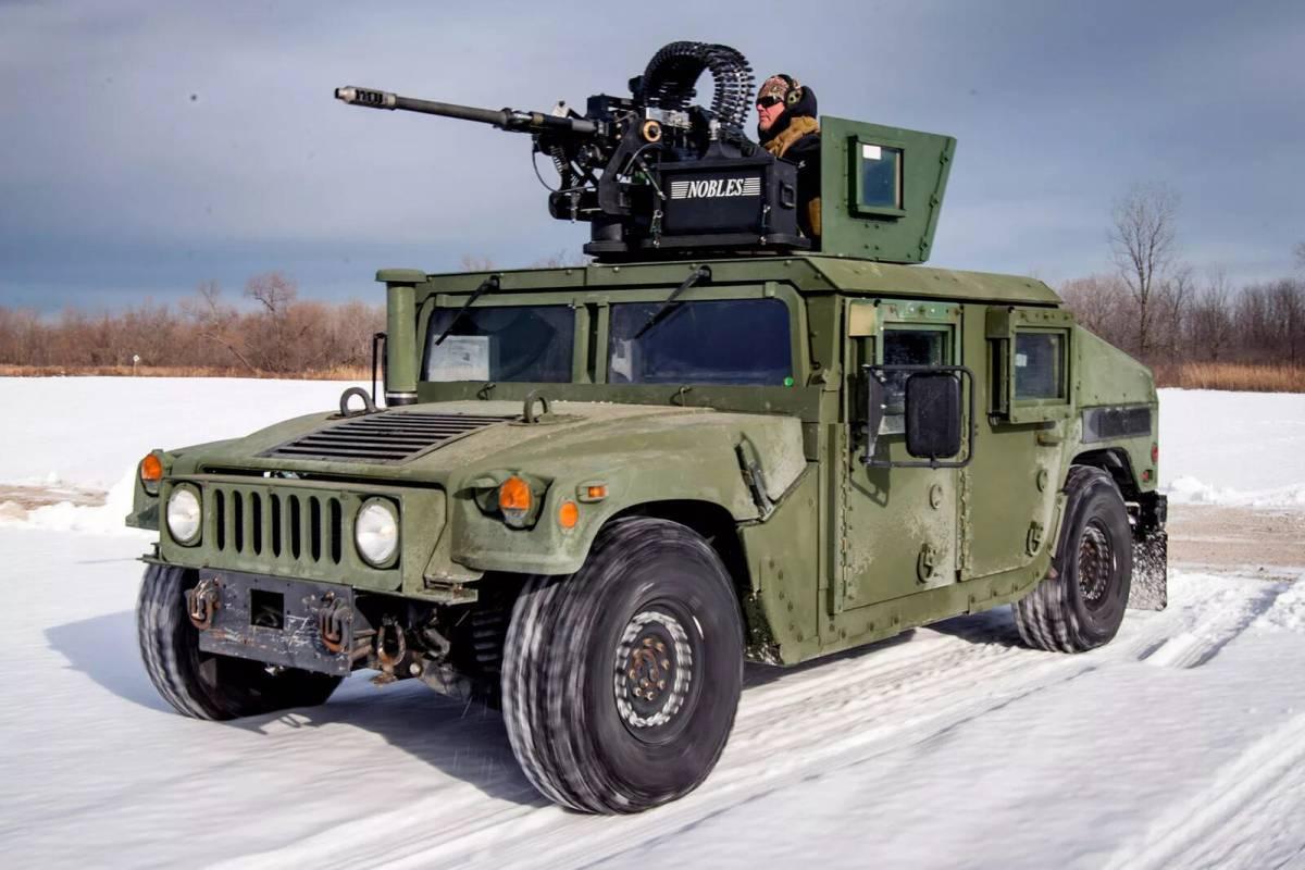 Российские бойцы с помощью беспилотника уничтожили броневик HMMWV ВСУ