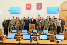 Председатель Думы Астраханской области Игорь Мартынов провел встречу с участниками специальной военной операции