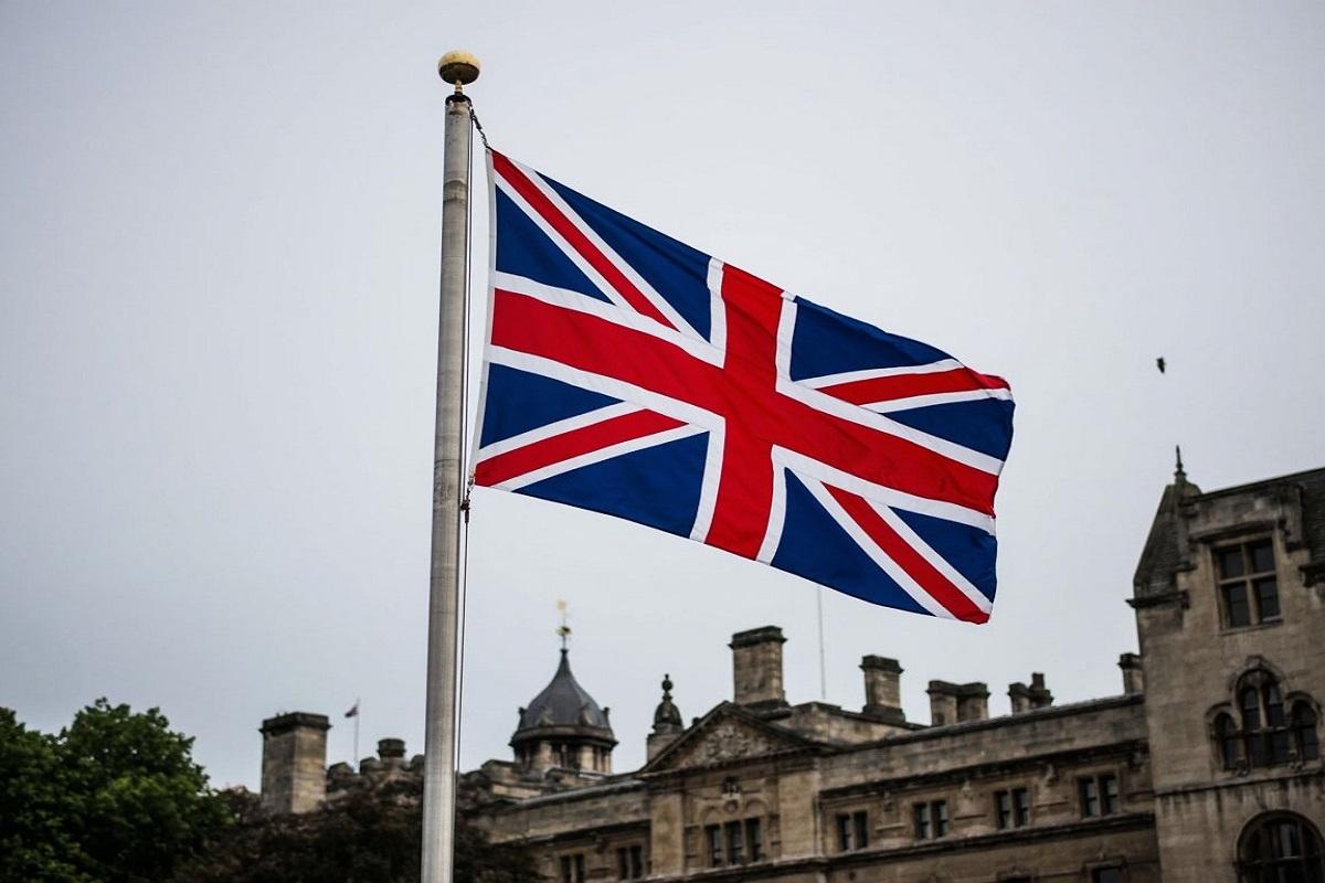 Британские власти отказались отсрочить местные выборы