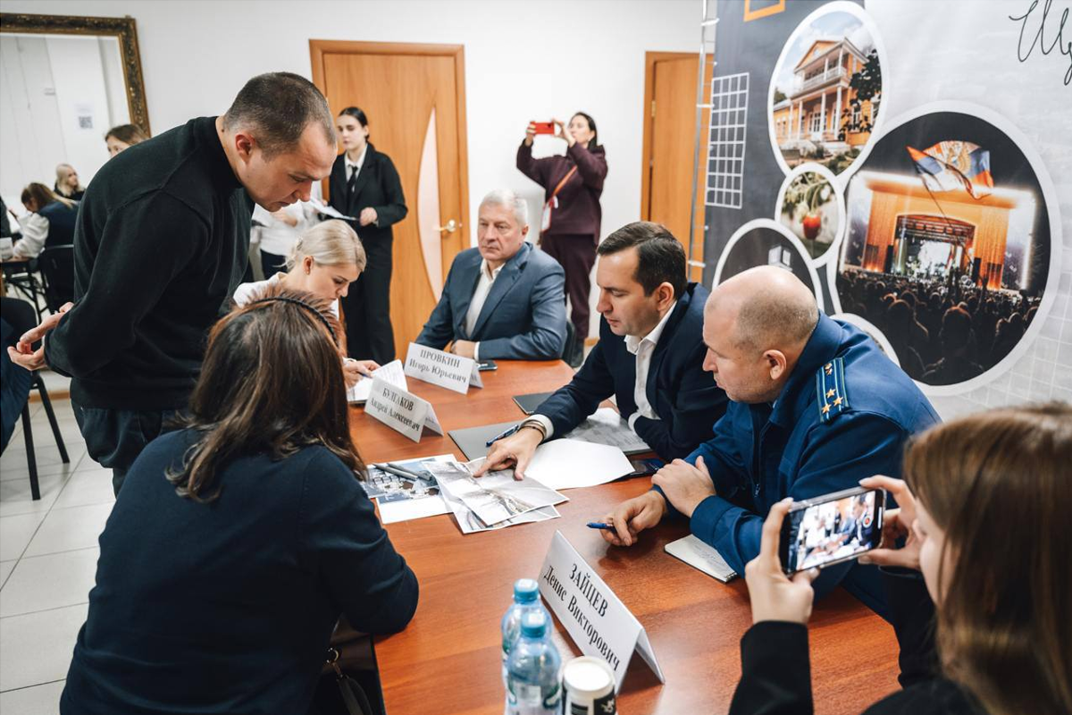 Андрей Булгаков и Денис Зайцев провели выездной прием на Опытном заводе №31 в Щелкове