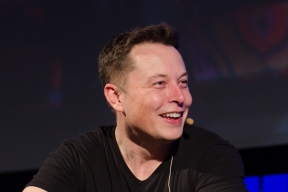 Musk lashed out at the head of the Munich conference, calling him “pathetic”