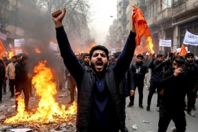 Пылает Тегеран, Трамп обещает «смену режима». Сбывается мрачное пророчество Жириновского