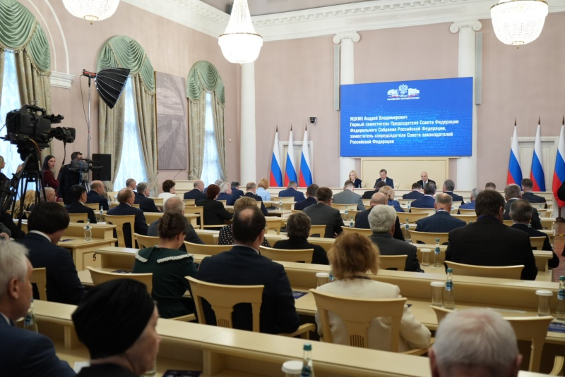 Спикер Заксобрания Роман Заварин: Социально-ориентированный бюджет - фундамент для поддержки вологжан и развития региона