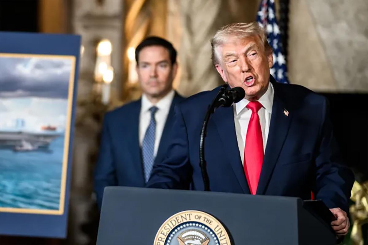 Трамп заявил, что Россия поможет восстановить Украину