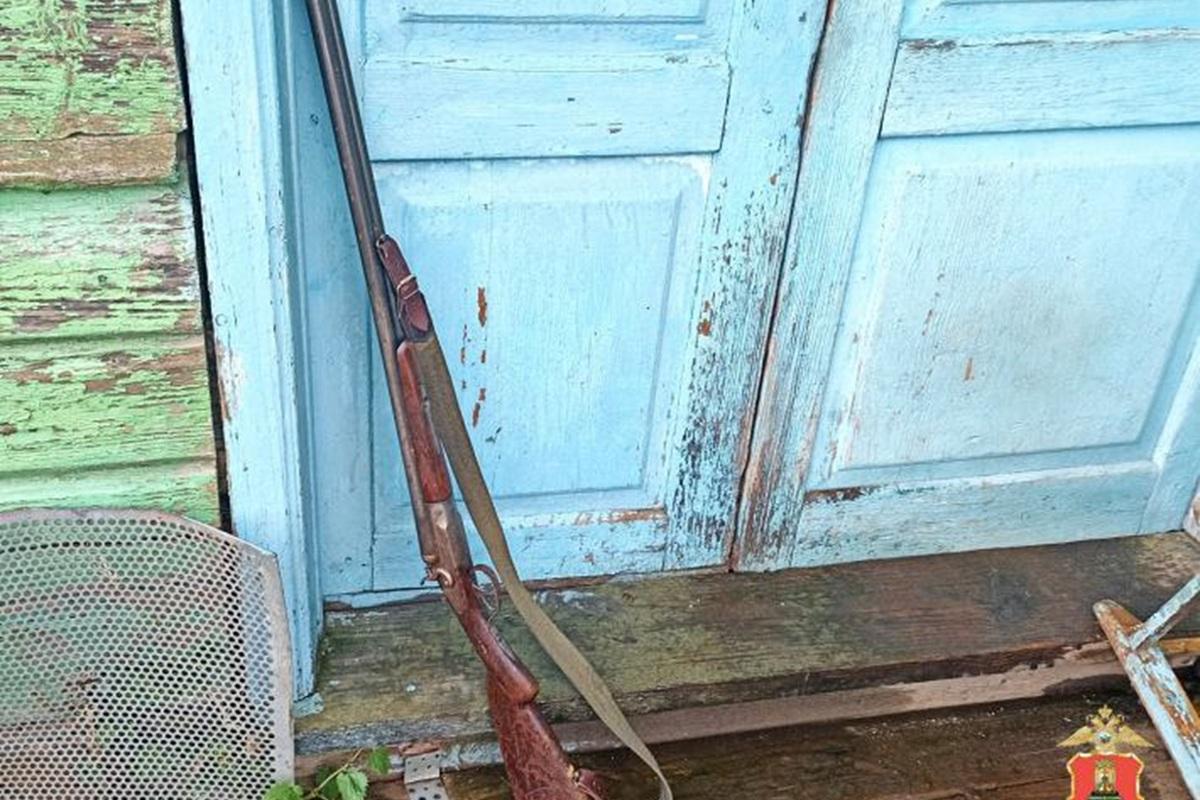 Женщина в Тверской области угрожала таксисту двустволкой, чтобы не платить за поездку