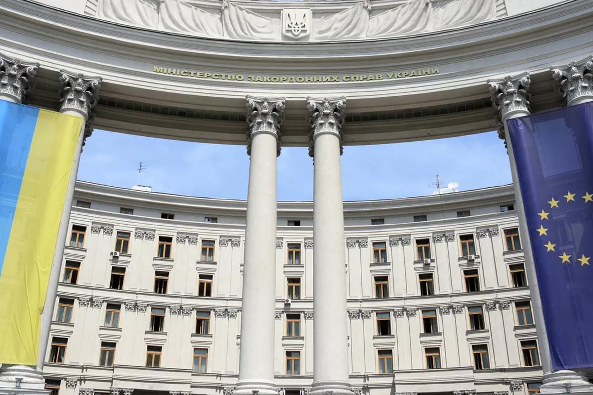 Франция отдает приоритет закупкам европейского оружия для Украины