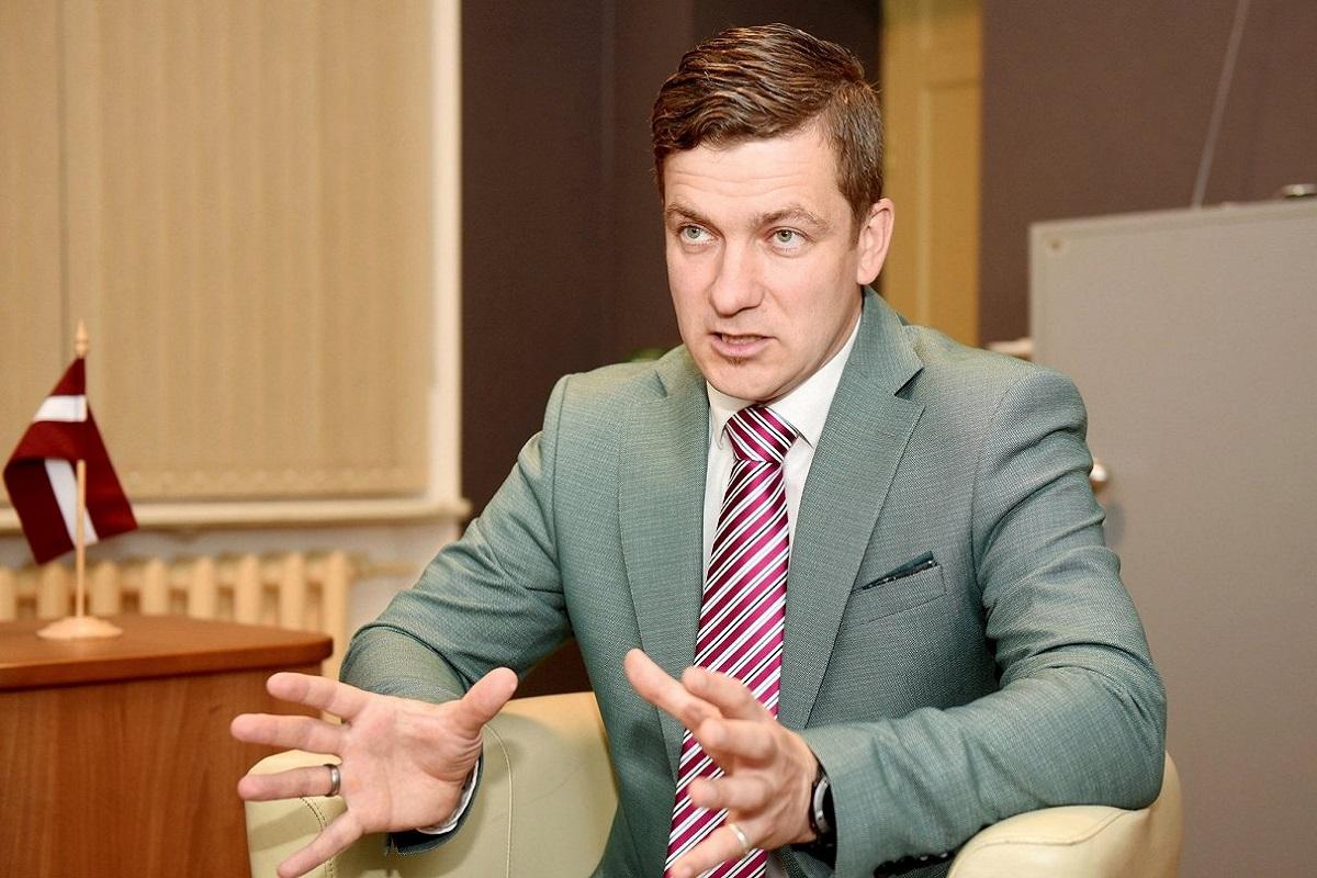 Ручной подсчет голосов кажется дорогим удовольствием для ЦИК Латвии