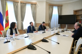 Врио губернатора Виталий Королев и Постоянный представитель Республики Саха при Президенте РФ Андрей Федотов наметили общие приоритеты Верхневолжья и Якутии