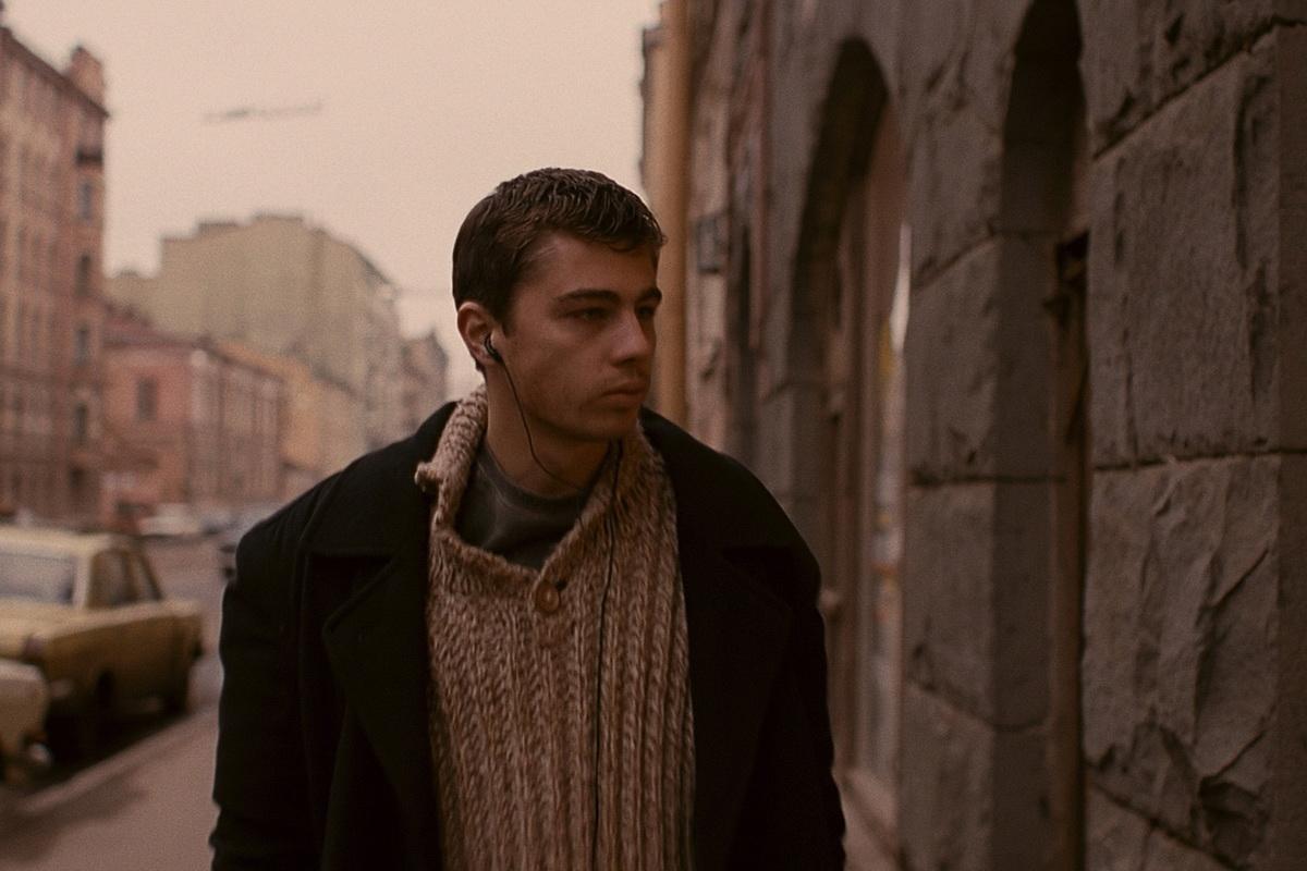 «Брат 2»: 10 киноляпов, которые вы пропустили в культовом фильме Балабанова