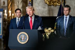 Трамп отчитался о зачистке столицы: 162 палаточных городка исчезли, а вслед за ними — тысячи фонарей и скамеек