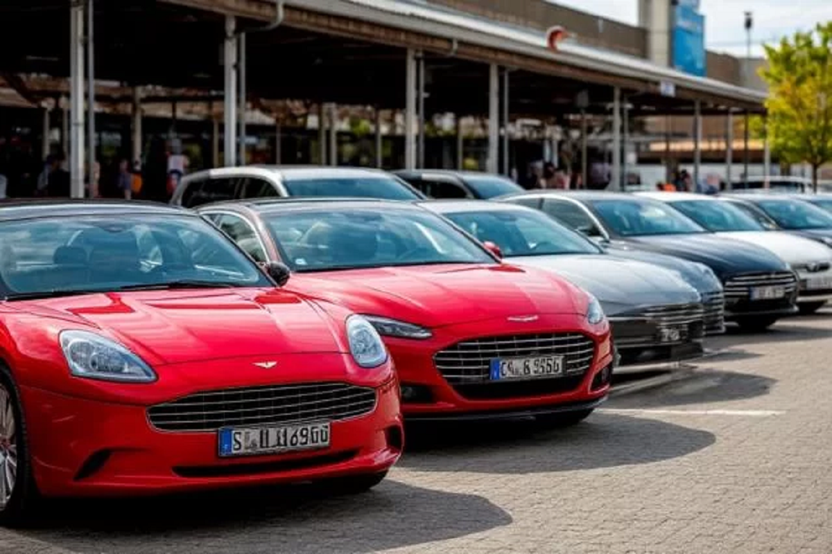 Параллельный импорт новых легковых автомобилей в Россию вырос почти в два раза