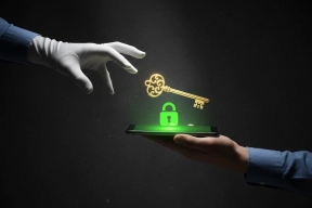 Эксперт Нилов: Мошенники похищают личные данные под видом курьеров и доставок