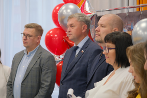 Спикер Заксобрания Кировской области Роман Береснев принял участие в открытии первого в регионе профильного класса Российского военно-исторического общества