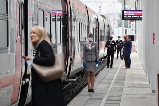 Отель на колесах с сауной: РЖД запускает поезд-курорт «В долину нарзанов» с дегустацией целебной воды