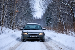 Автоэксперт Денисов: Водители застревают в снегу, надеясь, что им повезет проехать