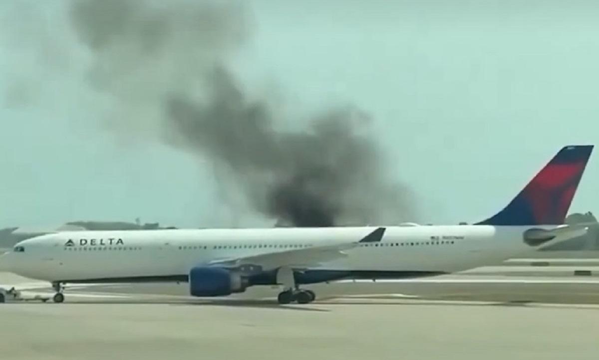 Airbus A330 вспыхнул в аэропорту в США, эвакуированы более 200 человек