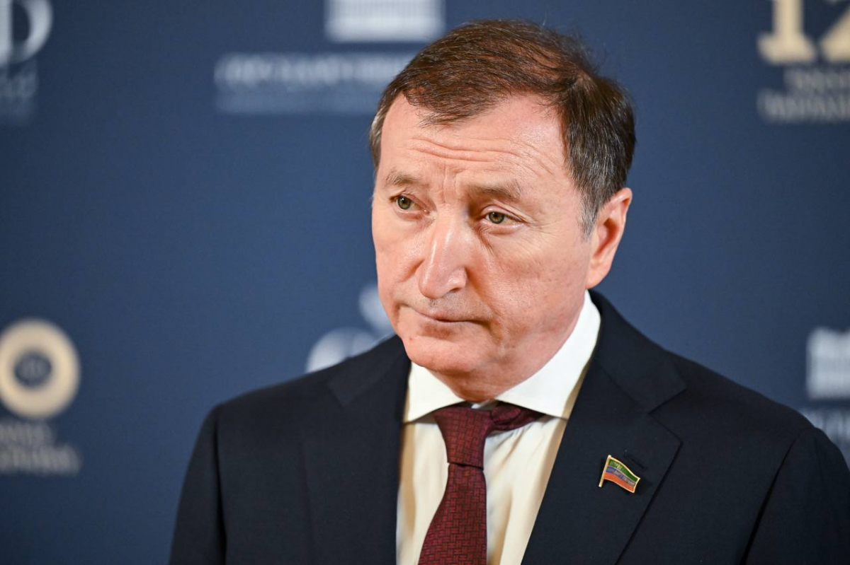 «Такое единство дорогого стоит»: спикер Народного Собрания Заур Аскендеров рассказал о блокаднице Ленинграда, передавшей вязаные носки пострадавшим от наводнения жителям Дагестана