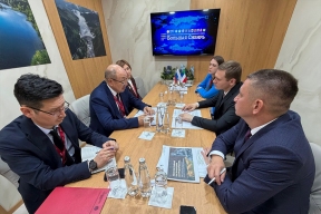 Мороженое и войлок: Хакасия и Киргизия ударили по рукам на ПМЭФ — что скрывает дипломатия