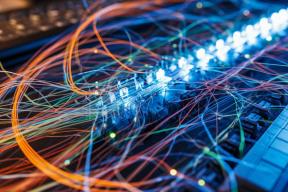 Шрёдингер подружился с нейросетью: сибирские учёные нашли способ ускорить интернет без лишних проводов