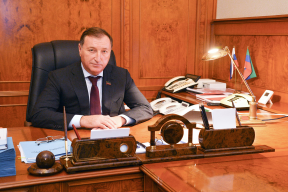 Спикер Народного Собрания Заур Аскендеров поздравил жителей с Днем единства народов Дагестана