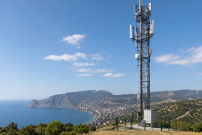 Света нет, связь есть: крымские операторы запустили аварийный роуминг после массированного блэкаута