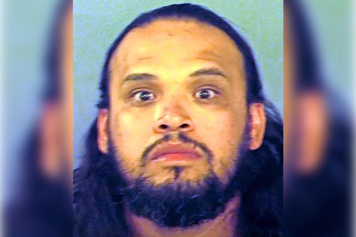 Американец выпотрошил отца, подозревая его в связи с инопланетным разумом