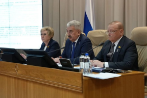 Выплаты для ветеранов, новые получатели юрпомощи и льготы: Депутаты Госсовета Чувашии под председательством Леонида Черкесова рассмотрели 11 вопросов на 42-й сессии парламента