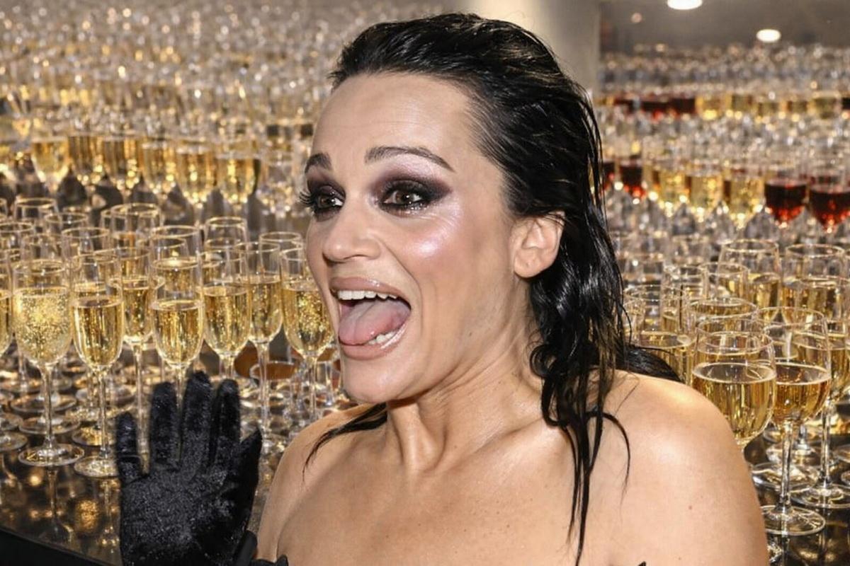 Нервный срыв на сцене: Слава потеряла контроль в Смоленске. Врачи поставили страшный диагноз