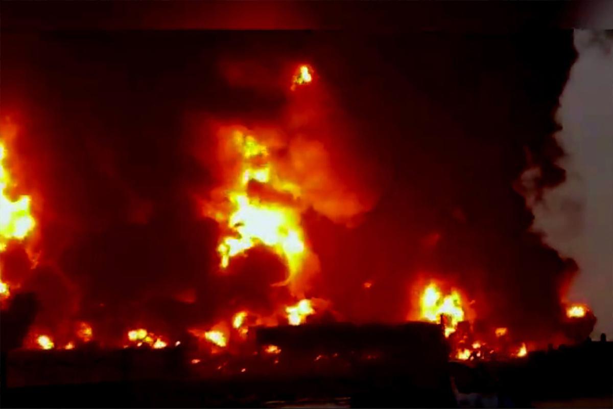 США сообщили об уничтожении порта Рас-Иса в Йемене