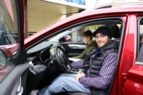 В Брянске участник СВО получил ключи от автомобиля