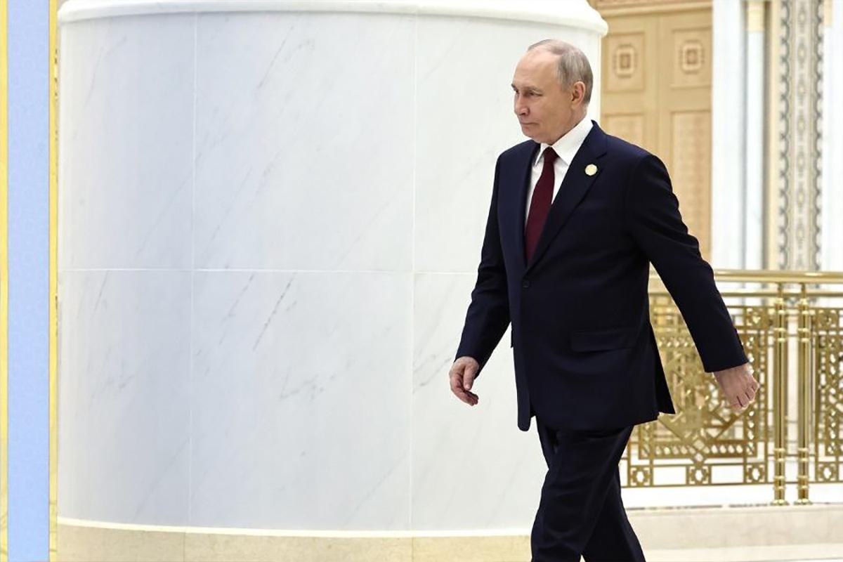 Путин традиционно выступит с новогодним обращением из Кремля