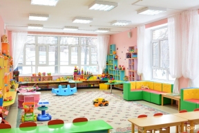 Петербург первым в России отменил плату за детский сад