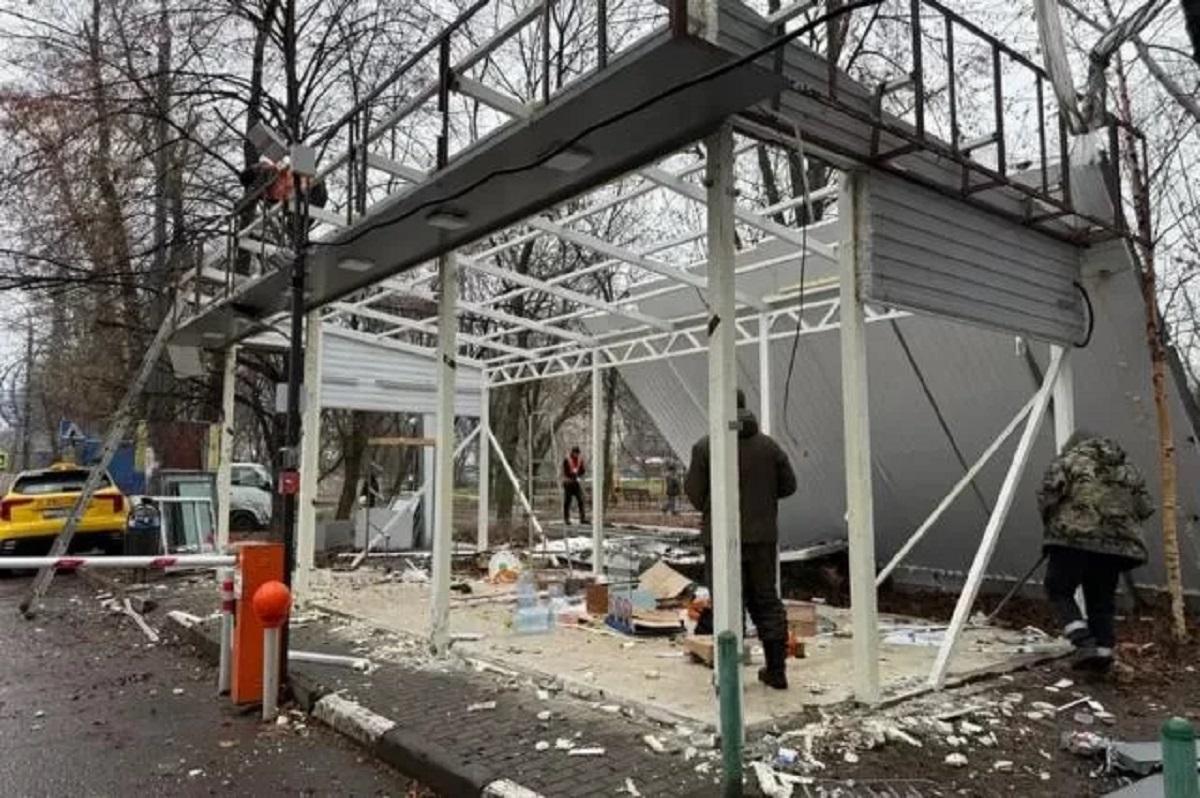 Иркутские предприниматели начали ликвидацию павильонов на остановках транспорта