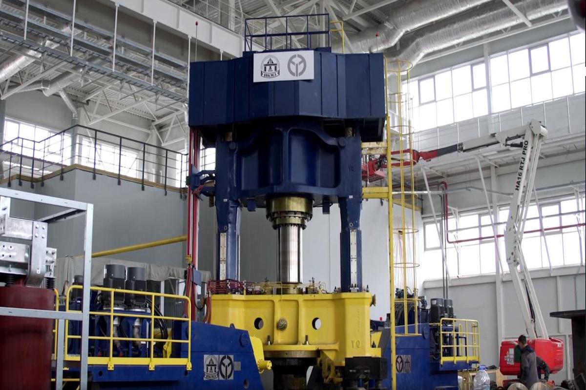 Исетский кузнечно-механическим завод открыл цех по производству титановых слитков