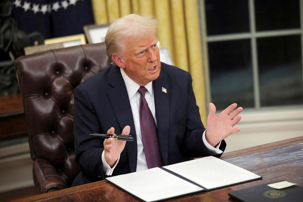 «Огромные тарифы против России — для дураков и полезных идиотов». Трамп нашел способ заставить Европу платить за войну