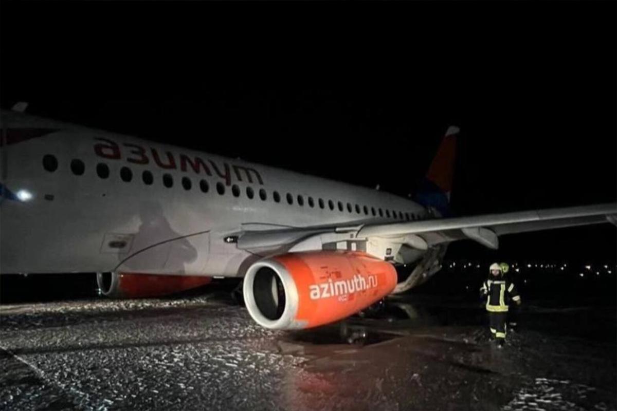 Более 20 самолетов вынужденно сели в аэропортах Турции после пожара SSJ