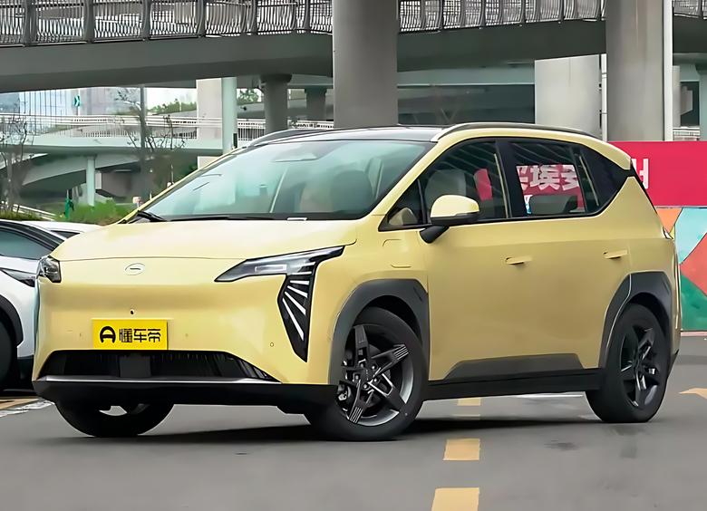 Сделано в Китае, собрано в России: разоблачен главный секрет нового электромобиля UMO 5