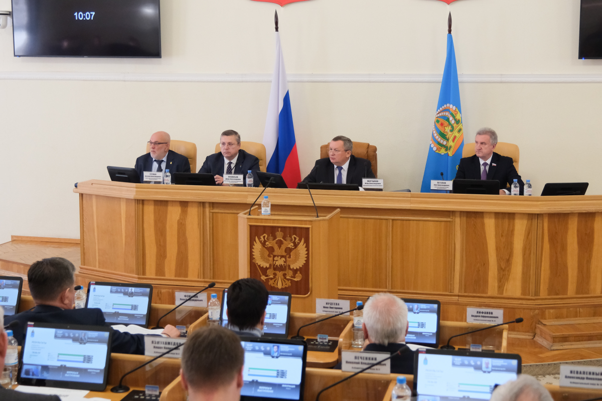 Председатель Думы Астраханской области Игорь Мартынов: Областной парламент принял закон о старте эксперимента по предоставлению услуг гостевых домов