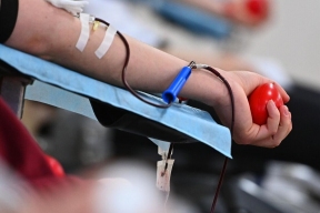 25 жителей Карелии получили звание «Почетный донор» крови