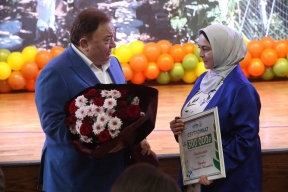 Глава Ингушетии Махмуд-Али Калиматов наградил победителей конкурсов «Лучшее личное подсобное хозяйство» и «Фестиваль цветов»