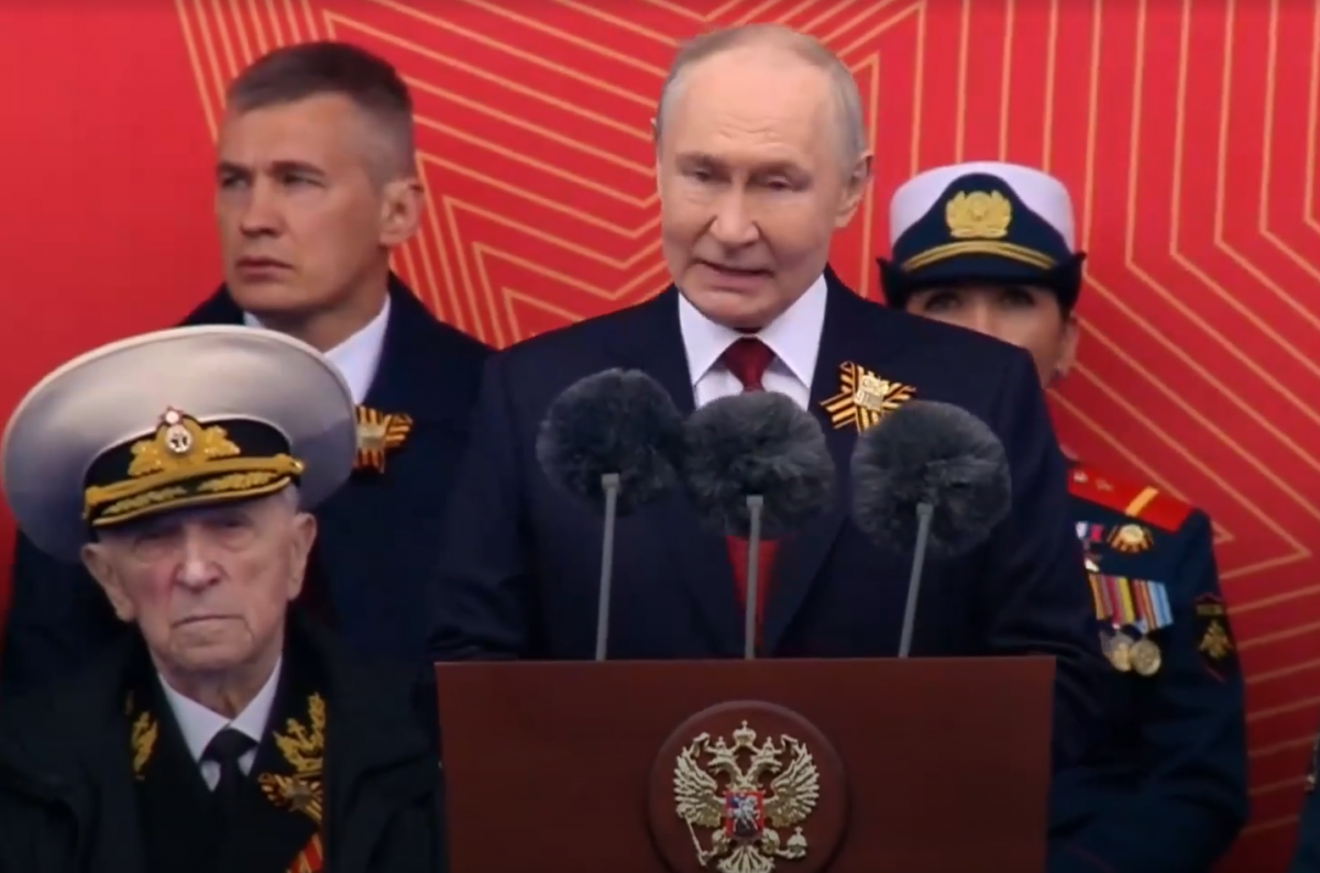 Путин поздравил участников парада на Красной площади с 81-й годовщиной Победы