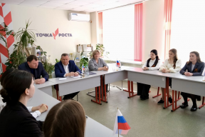 Председатель Думы Астраханской области Игорь Мартынов провел встречу со школьниками из Камызяка по теме «Служение Отечеству: традиции и современность»