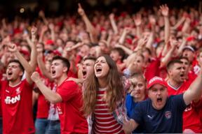 Мат на трибунах ударит по кошельку: болельщикам грозят штрафы до 15 000 рублей и запрет на посещение матчей до трех лет