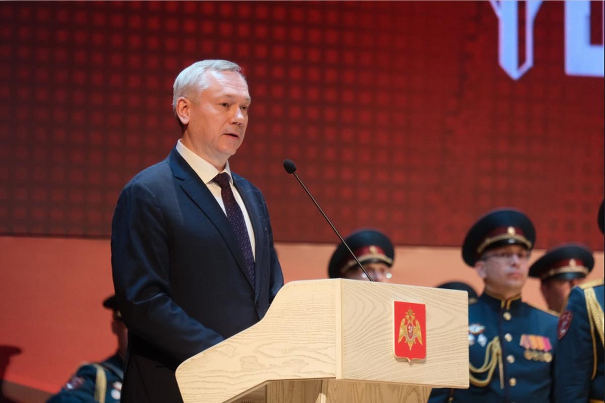 Андрей Травников поздравил военнослужащих Сибирского округа войск Росгвардии с получением Ордена Жукова